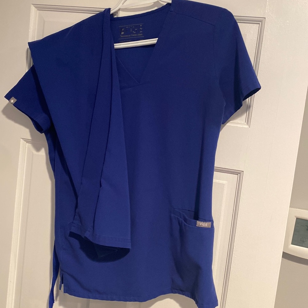 Figs scrub set. XXS top, XS bottom. Royal bluish color. Good condition.
